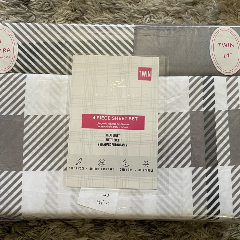 New 4 piece sheet set